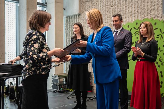 VI Wojewódzki Konkurs na Palmę i Pisankę Wielkanocną VI Wojewódzki Konkurs na Palmę i Pisankę Wielkanocną