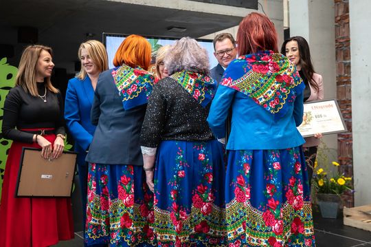 VI Wojewódzki Konkurs na Palmę i Pisankę Wielkanocną VI Wojewódzki Konkurs na Palmę i Pisankę Wielkanocną