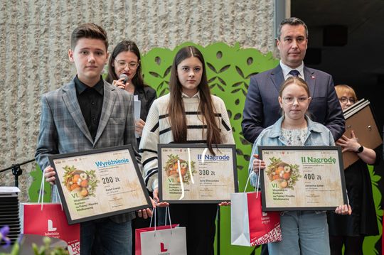 VI Wojewódzki Konkurs na Palmę i Pisankę Wielkanocną VI Wojewódzki Konkurs na Palmę i Pisankę Wielkanocną