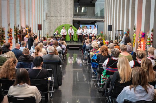 VI Wojewódzki Konkurs na Palmę i Pisankę Wielkanocną VI Wojewódzki Konkurs na Palmę i Pisankę Wielkanocną