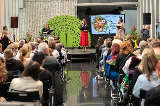 VI Wojewódzki Konkurs na Palmę i Pisankę Wielkanocną VI Wojewódzki Konkurs na Palmę i Pisankę Wielkanocną