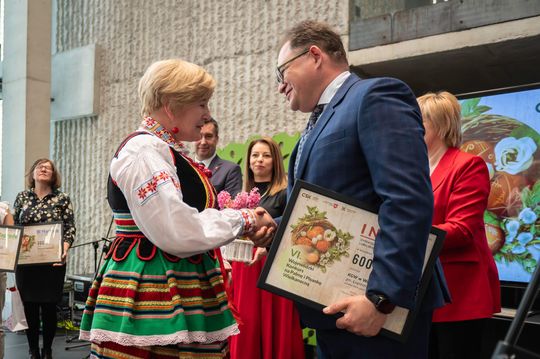 VI Wojewódzki Konkurs na Palmę i Pisankę Wielkanocną VI Wojewódzki Konkurs na Palmę i Pisankę Wielkanocną