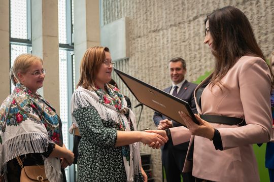 VI Wojewódzki Konkurs na Palmę i Pisankę Wielkanocną VI Wojewódzki Konkurs na Palmę i Pisankę Wielkanocną