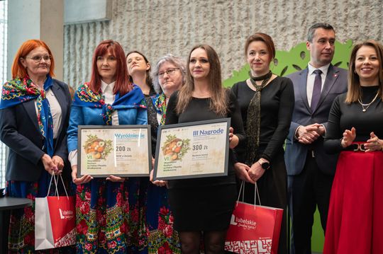 VI Wojewódzki Konkurs na Palmę i Pisankę Wielkanocną VI Wojewódzki Konkurs na Palmę i Pisankę Wielkanocną