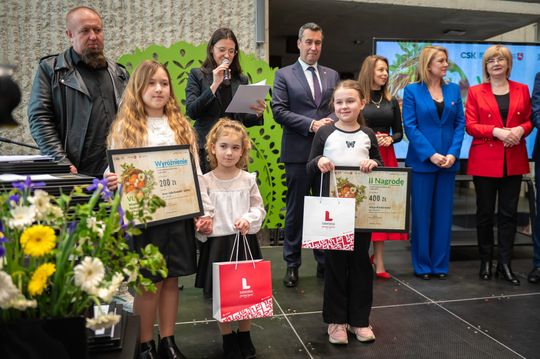 VI Wojewódzki Konkurs na Palmę i Pisankę Wielkanocną VI Wojewódzki Konkurs na Palmę i Pisankę Wielkanocną