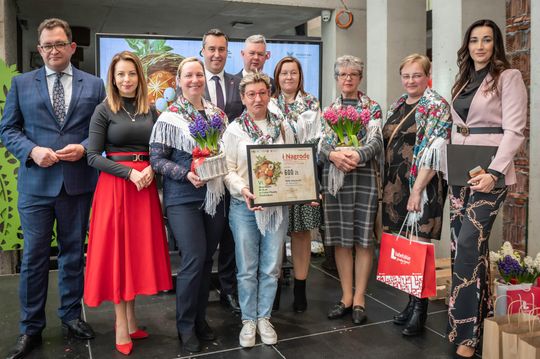 VI Wojewódzki Konkurs na Palmę i Pisankę Wielkanocną VI Wojewódzki Konkurs na Palmę i Pisankę Wielkanocną