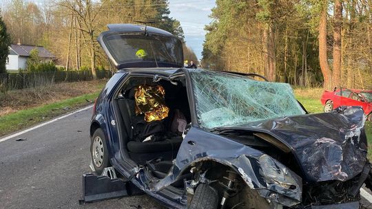 Pow. włodawski. Czołowe zderzenie osobówek w Dominiczynie [ZDJĘCIA]