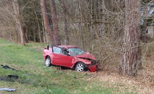 Pow. włodawski. Czołowe zderzenie osobówek w Dominiczynie [ZDJĘCIA]
