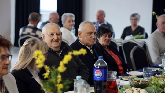 Gm. Leśniowice. Emeryci spotkali się na Misterium Wielkanocnym [GALERIA ZDJĘĆ]