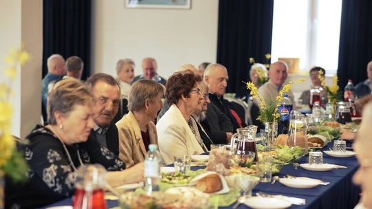 Gm. Leśniowice. Emeryci spotkali się na Misterium Wielkanocnym [GALERIA ZDJĘĆ]