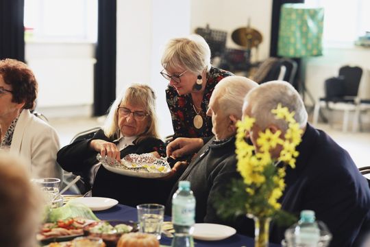 Gm. Leśniowice. Emeryci spotkali się na Misterium Wielkanocnym [GALERIA ZDJĘĆ]