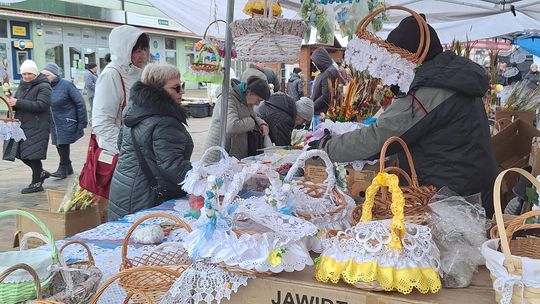 Chełm. Jarmark Wielkanocny na miejskim deptaku [GALERIA ZDJĘĆ]