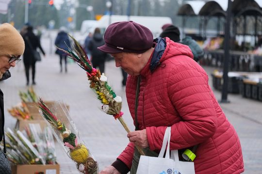 Chełm. Jarmark Wielkanocny na miejskim deptaku [GALERIA ZDJĘĆ]