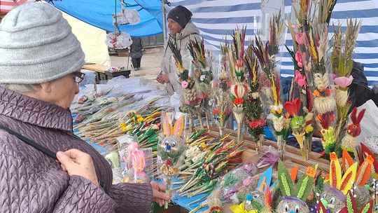 Chełm. Jarmark Wielkanocny na miejskim deptaku [GALERIA ZDJĘĆ]