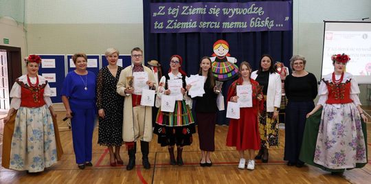 Gm. Chełm. Rozstrzygnięcie Konkursu Folklorystycznego „Z tej Ziemi się wywodzę, ta Ziemia sercu memu bliska” [GALERIA ZDJĘĆ]