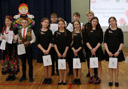Gm. Chełm. Rozstrzygnięcie Konkursu Folklorystycznego „Z tej Ziemi się wywodzę, ta Ziemia sercu memu bliska” [GALERIA ZDJĘĆ]