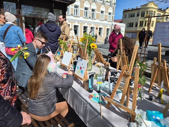 Ola Krawczuk vel Walczuk otworzyła minigalerię w zabytkowym kiosku w centrum Chełma [GALERIA ZDJĘĆ]