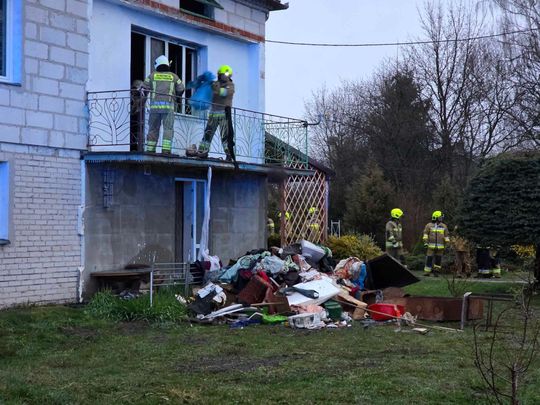 Płonął dom w gminie Urszulin. Z ogniem walczyło 8 zastępów [ZDJĘCIA]