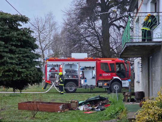 Płonął dom w gminie Urszulin. Z ogniem walczyło 8 zastępów [ZDJĘCIA]
