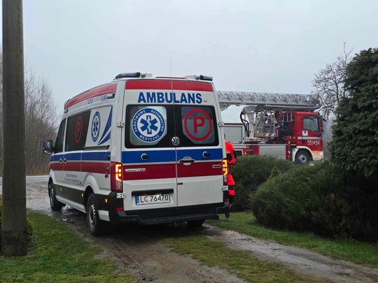 Płonął dom w gminie Urszulin. Z ogniem walczyło 8 zastępów [ZDJĘCIA]