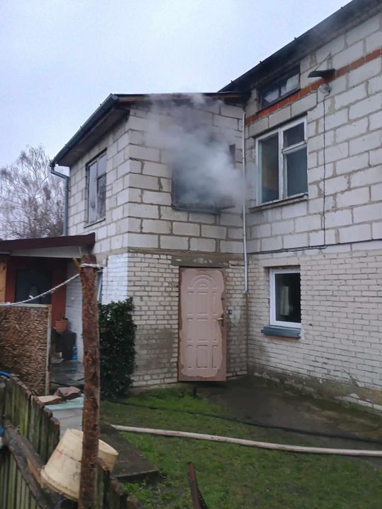 Płonął dom w gminie Urszulin. Z ogniem walczyło 8 zastępów [ZDJĘCIA]