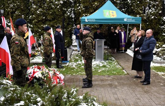 Uroczyste obchody we Włodawie 85. rocznicy Zbrodni Katyńskiej  [GALERIA ZDJĘĆ]