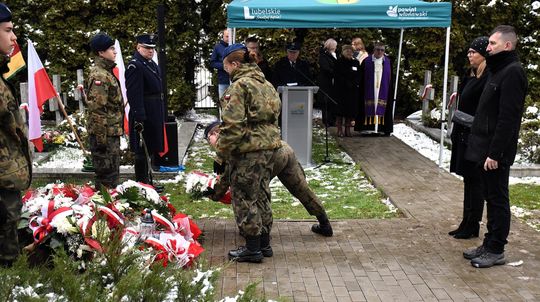 Uroczyste obchody we Włodawie 85. rocznicy Zbrodni Katyńskiej  [GALERIA ZDJĘĆ]