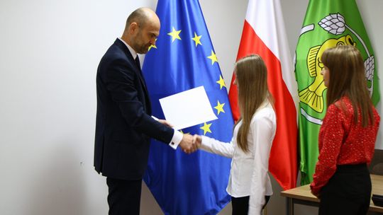 Gm. Krasnystaw. Wójt nagrodził najlepszych uczniów [GALERIA ZDJĘĆ]