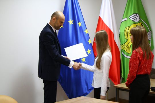 Gm. Krasnystaw. Wójt nagrodził najlepszych uczniów [GALERIA ZDJĘĆ]