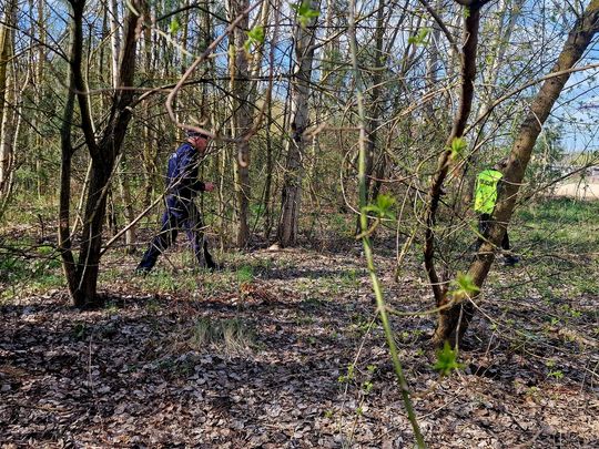 Szukają go z powietrza, wody i lądu [ZDJĘCIA]