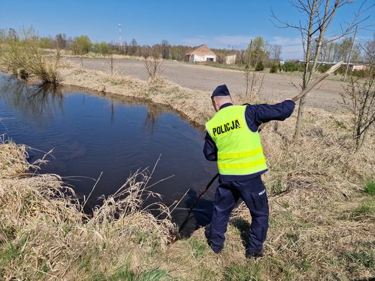 Szukają go z powietrza, wody i lądu [ZDJĘCIA]