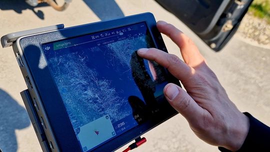 Szukają go z powietrza, wody i lądu [ZDJĘCIA]