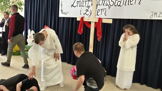 Chełm. Przedświąteczne spotkanie wielkanocne w Warsztacie Terapii Zajęciowej Caritas w Chełmie [GALERIA ZDJĘĆ]