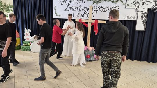 Chełm. Przedświąteczne spotkanie wielkanocne w Warsztacie Terapii Zajęciowej Caritas w Chełmie [GALERIA ZDJĘĆ]