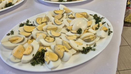 Chełm. Przedświąteczne spotkanie wielkanocne w Warsztacie Terapii Zajęciowej Caritas w Chełmie [GALERIA ZDJĘĆ]