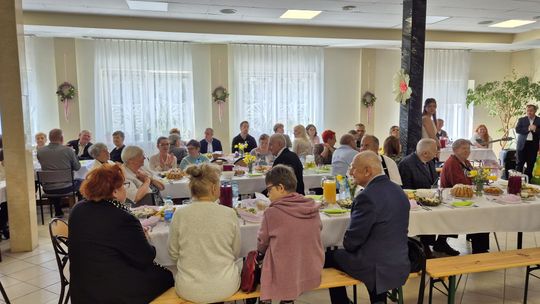 Chełm. Przedświąteczne spotkanie wielkanocne w Warsztacie Terapii Zajęciowej Caritas w Chełmie [GALERIA ZDJĘĆ]