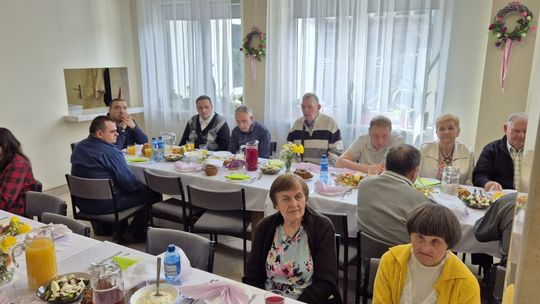 Chełm. Przedświąteczne spotkanie wielkanocne w Warsztacie Terapii Zajęciowej Caritas w Chełmie [GALERIA ZDJĘĆ]