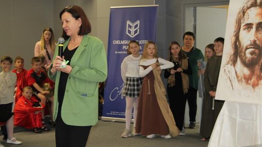 Misterium „Trzy Krzyże” w Chełmskiej Bibliotece Publicznej [GALERIA ZDJĘĆ]