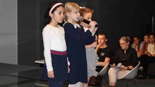 Misterium „Trzy Krzyże” w Chełmskiej Bibliotece Publicznej [GALERIA ZDJĘĆ]