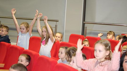 Misterium „Trzy Krzyże” w Chełmskiej Bibliotece Publicznej [GALERIA ZDJĘĆ]