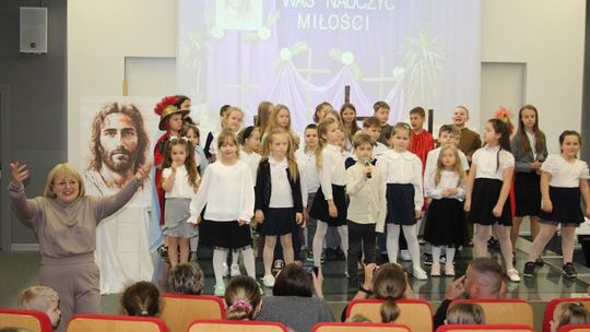 Misterium „Trzy Krzyże” w Chełmskiej Bibliotece Publicznej [GALERIA ZDJĘĆ]