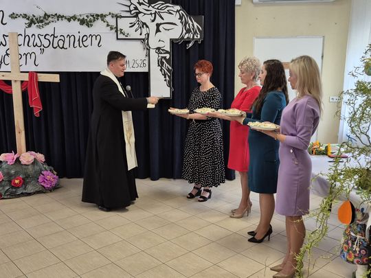 Chełm. Przedświąteczne spotkanie wielkanocne w Warsztacie Terapii Zajęciowej Caritas w Chełmie [GALERIA ZDJĘĆ]