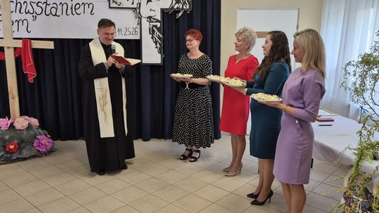 Chełm. Przedświąteczne spotkanie wielkanocne w Warsztacie Terapii Zajęciowej Caritas w Chełmie [GALERIA ZDJĘĆ]