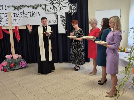 Chełm. Przedświąteczne spotkanie wielkanocne w Warsztacie Terapii Zajęciowej Caritas w Chełmie [GALERIA ZDJĘĆ]