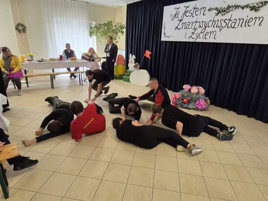 Chełm. Przedświąteczne spotkanie wielkanocne w Warsztacie Terapii Zajęciowej Caritas w Chełmie [GALERIA ZDJĘĆ]