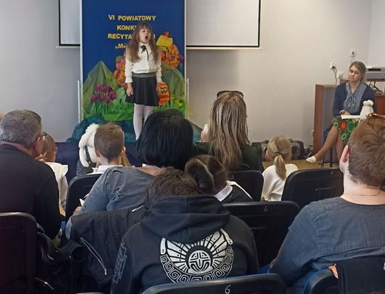 Finał VI Powiatowego Konkursu Recytatorskiego „Mój dziecięcy świat” [GALERIA ZDJĘĆ]