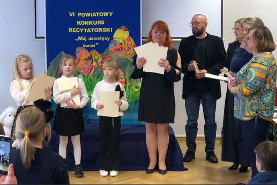 Finał VI Powiatowego Konkursu Recytatorskiego „Mój dziecięcy świat” [GALERIA ZDJĘĆ]