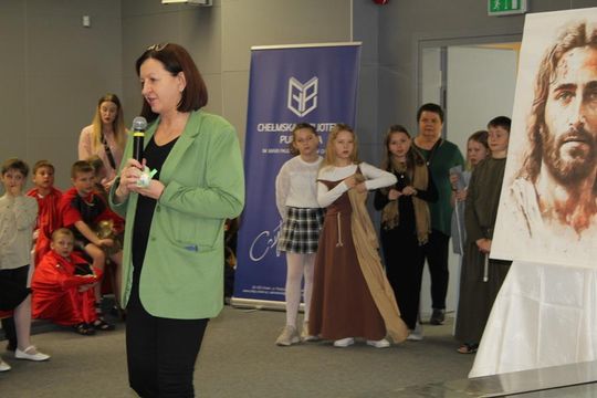 Misterium „Trzy Krzyże” w Chełmskiej Bibliotece Publicznej [GALERIA ZDJĘĆ]