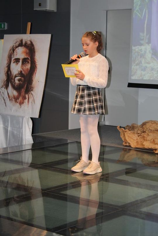 Misterium „Trzy Krzyże” w Chełmskiej Bibliotece Publicznej [GALERIA ZDJĘĆ]