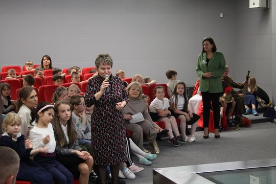 Misterium „Trzy Krzyże” w Chełmskiej Bibliotece Publicznej [GALERIA ZDJĘĆ]